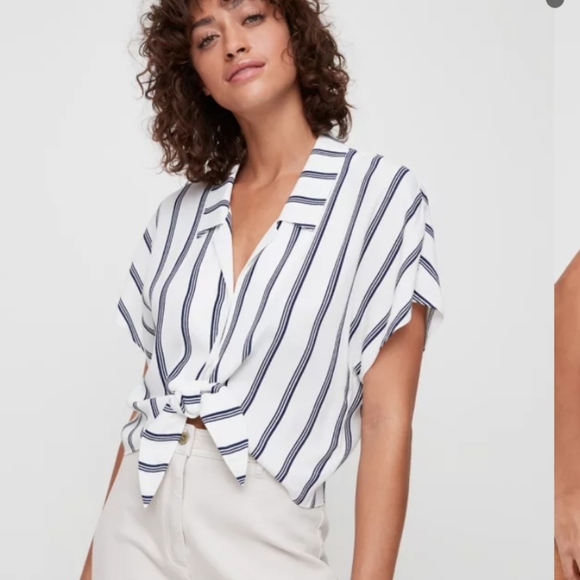 ARITZIA Front tie blouse - Picture 6 of 11